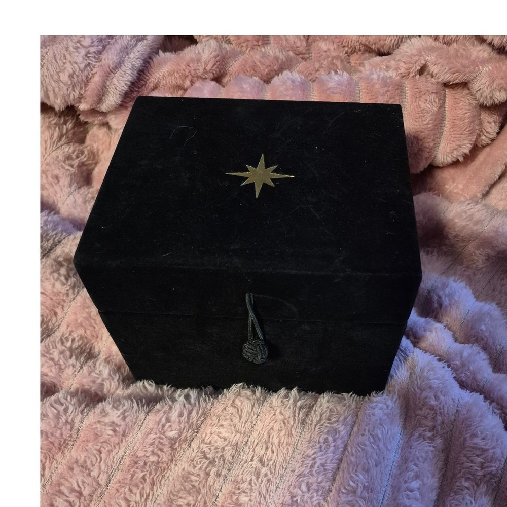 Tahari Home Invoke Soy Blend Candle Black Velvet Box Star Accent